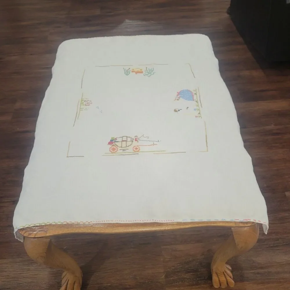 Vintage Table Linen Handmade Cross Stitch Embroidered Luncheon Cloth approx 28